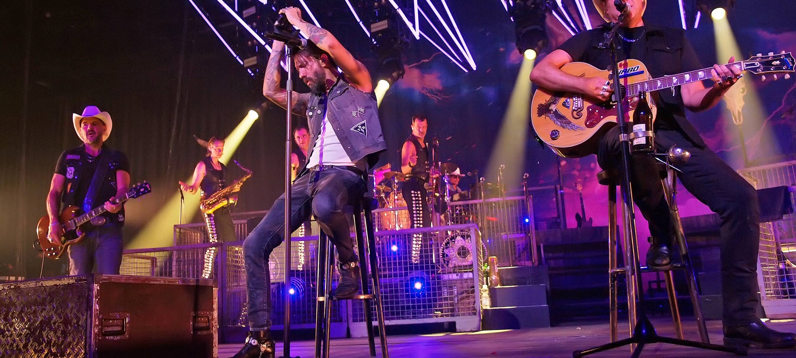 The BossHoss bringen bei "Essen funkelt" ordentlich Stimmung auf den Platz
