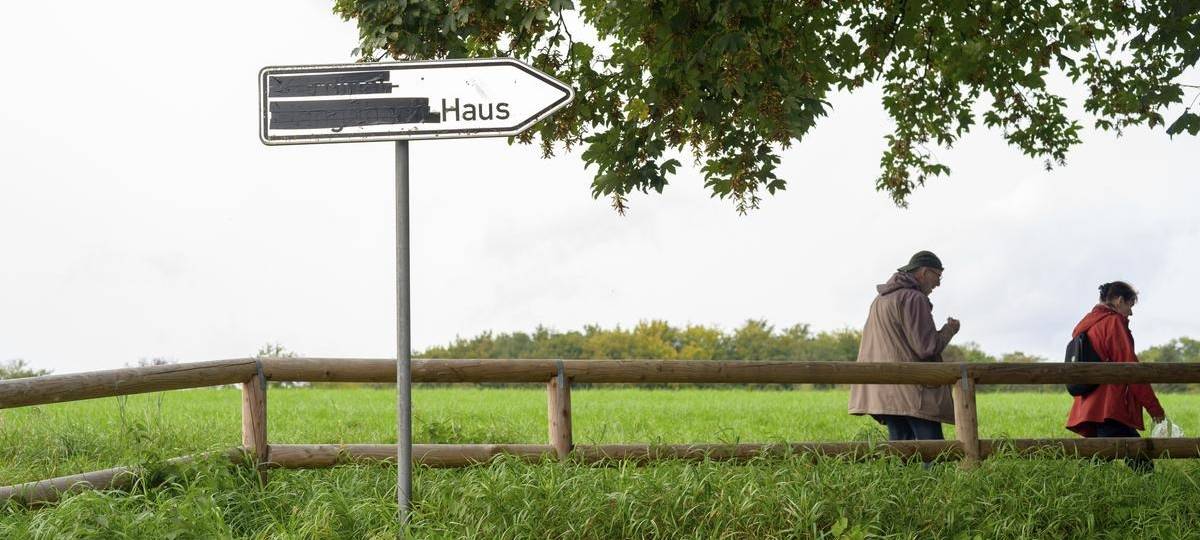 Straßenschilder in Essen als Reaktion auf Missbrauchsvorwürfe abgeklebt