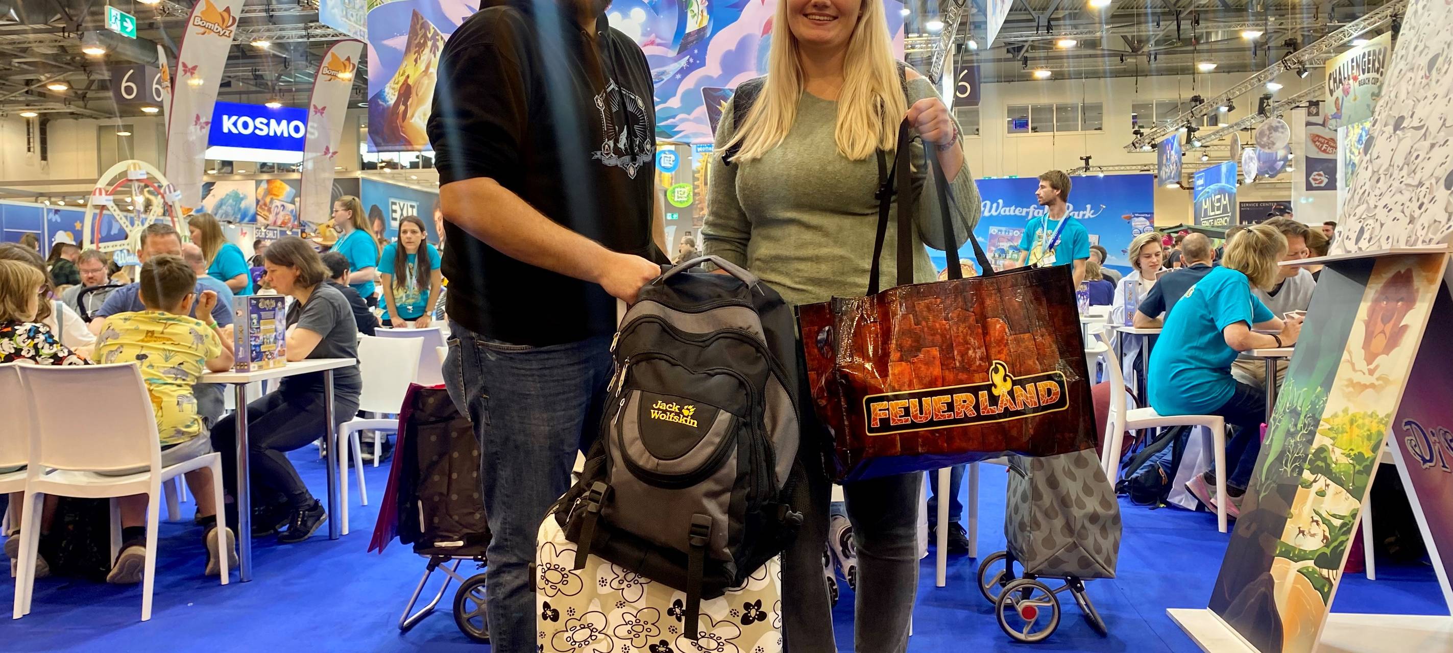 Alex und Carina haben bisher 530 Euro für neue Spiele ausgegeben.