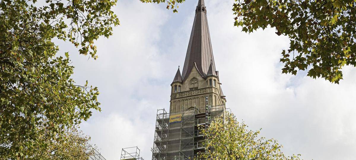 Nach Blitzeinschlag in Kirchturm in Essen: Sanierung der Fassade kommt voran