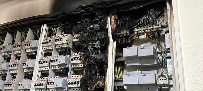 Feuerwehr Essen löscht Stromkasten-Brand