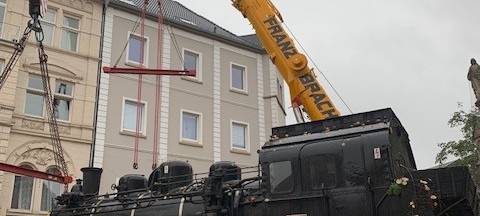 In Essen ist eine riesige Dampflok angekommen