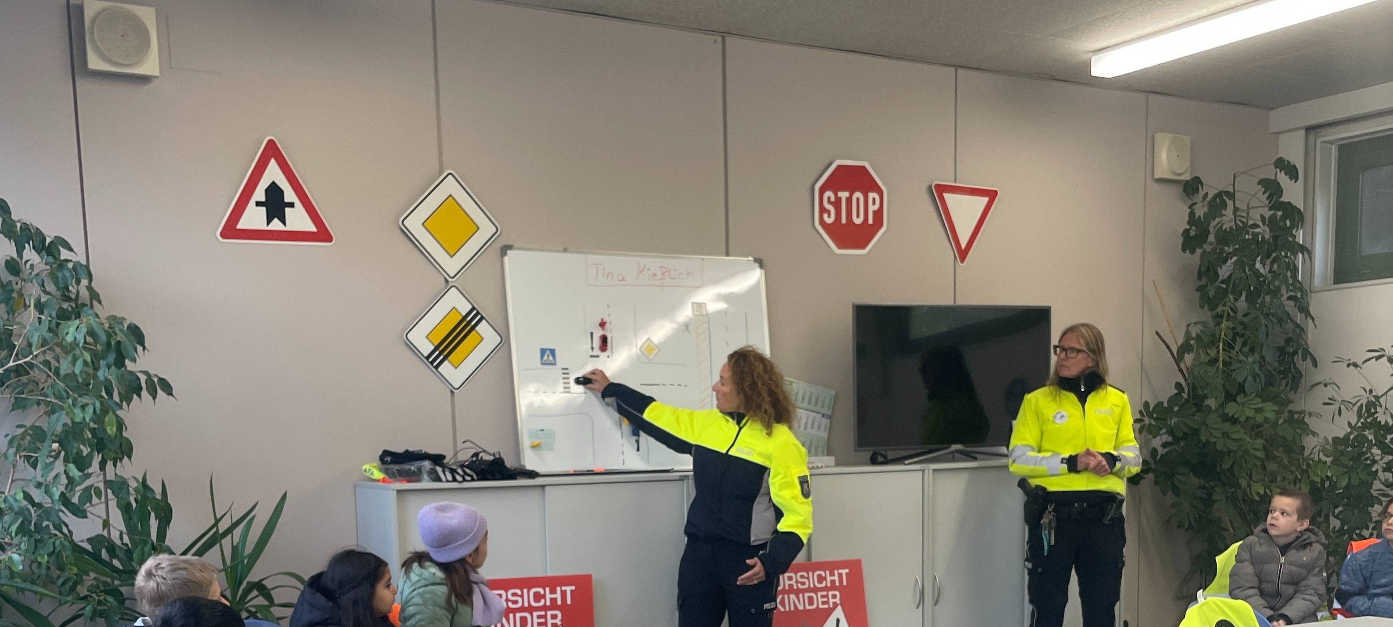 Die Radio Essen-Verkehrssicherheitsaktion: Der Elchtest für Kinder mit Emil