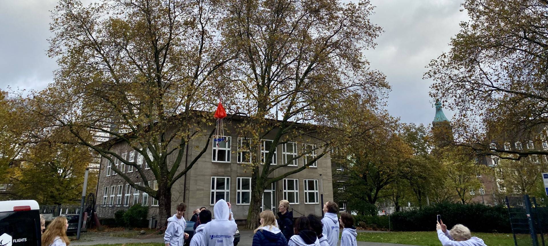 Forschungsprojekt in Essen: Wetterballon fliegt Richtung Weltall