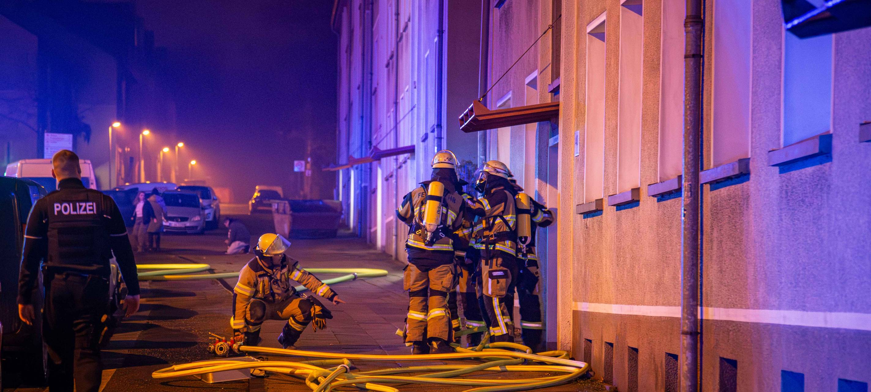 Brennender Schrank in Essen: Anwohner flüchten ins Freie