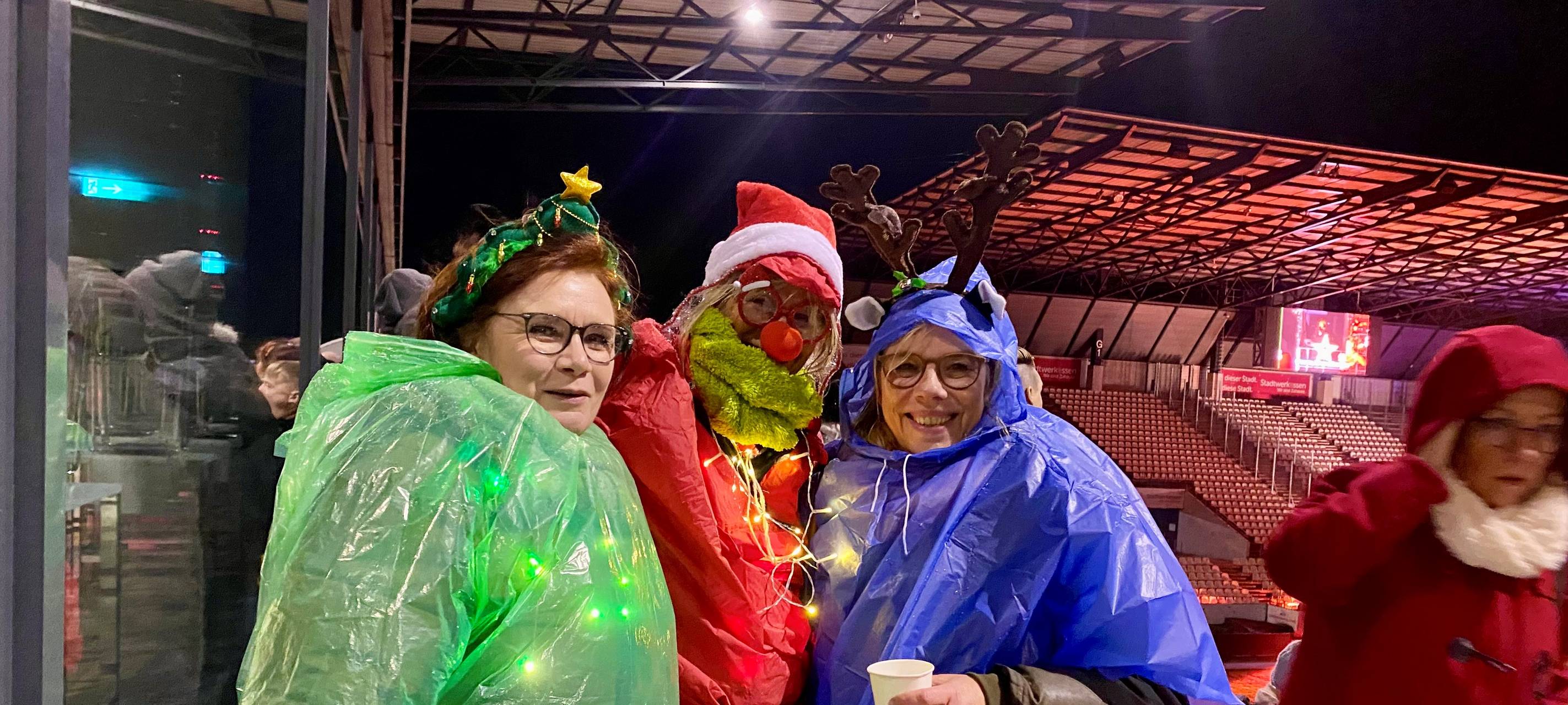 Stadionsingen in Essen - Regencapes und gute Stimmung