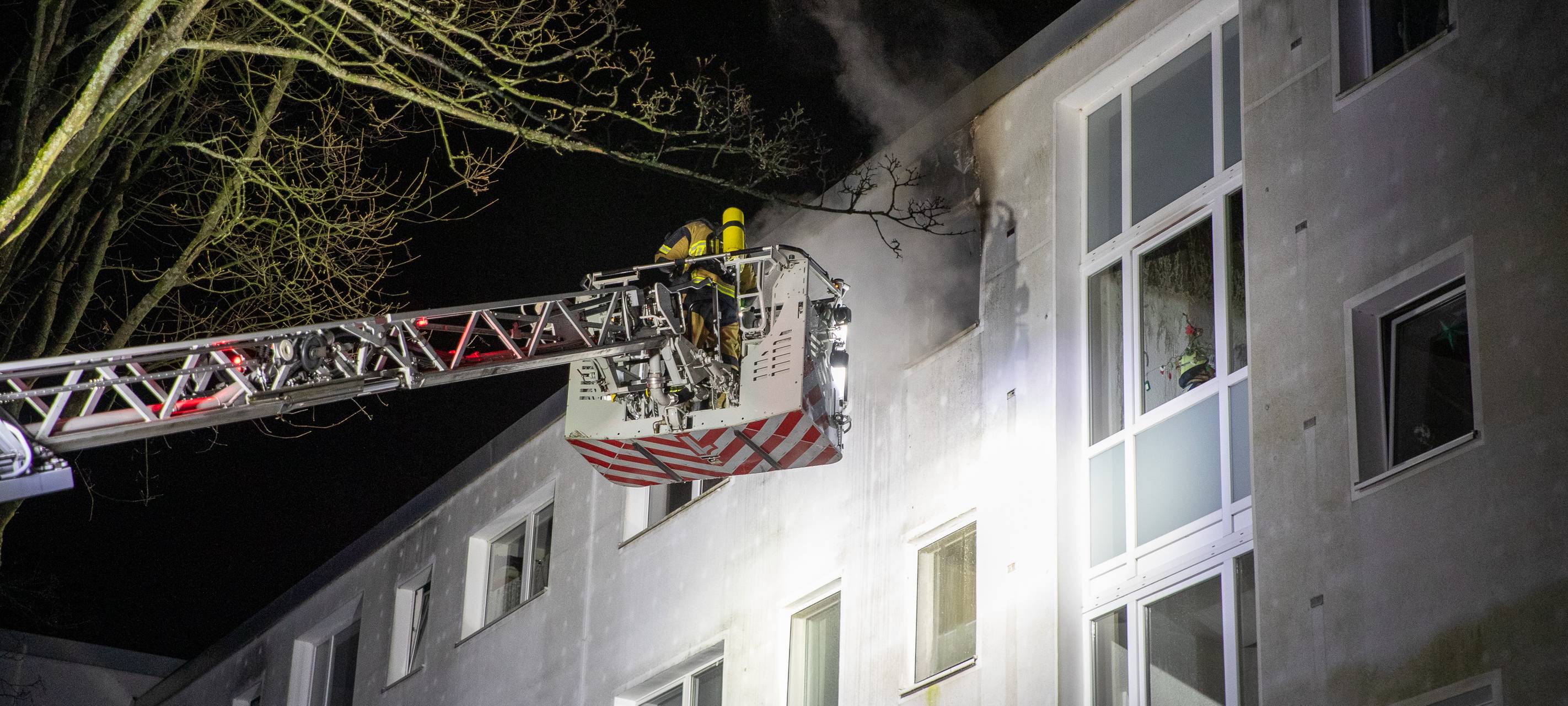 Feuerwehreinsatz in Essen: Flammen schlugen aus dem Fenster