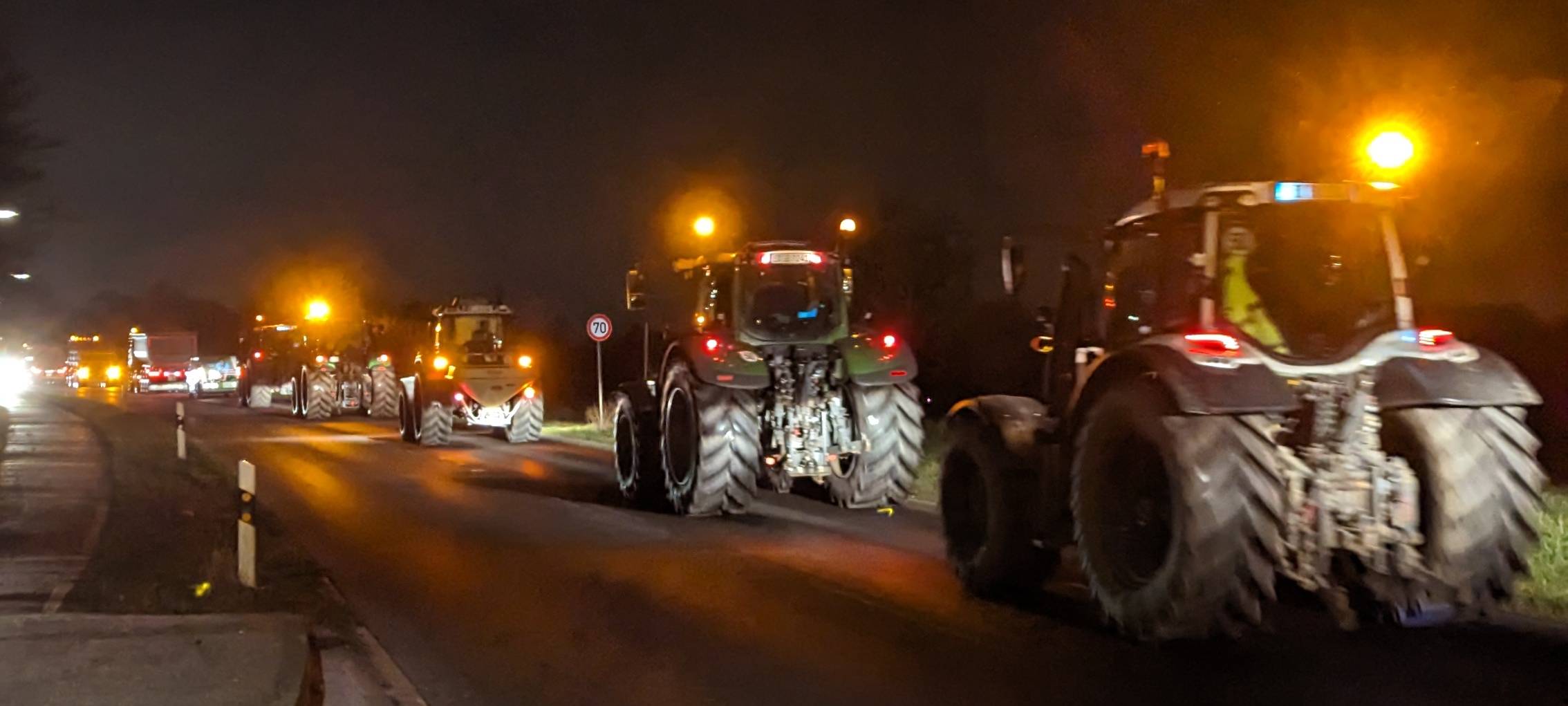 Bauernproteste in Essen: Große Treckerfahrt durch NRW