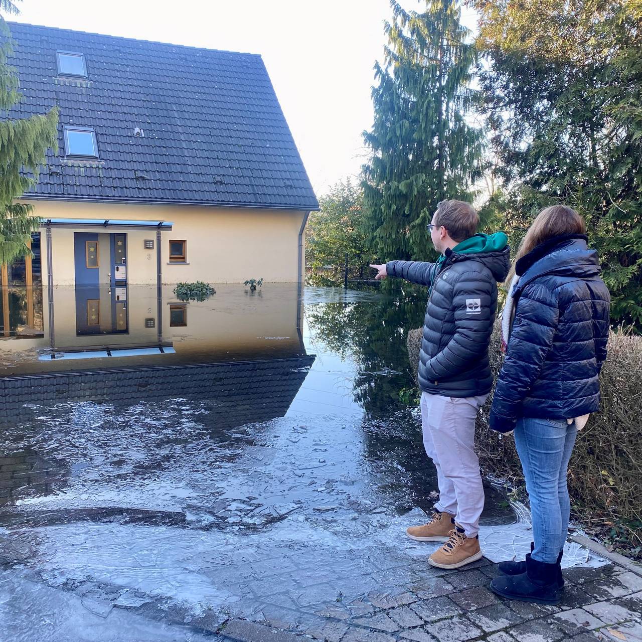 Haus in Essen-Überruhr im Wasser