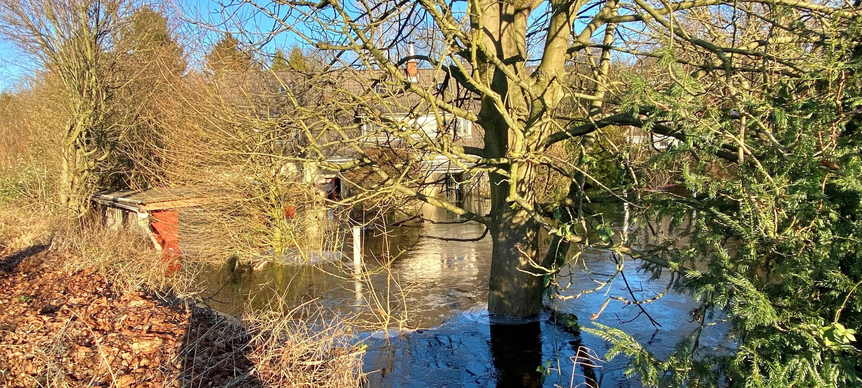 Haus in Essen-Überruhr im Wasser
