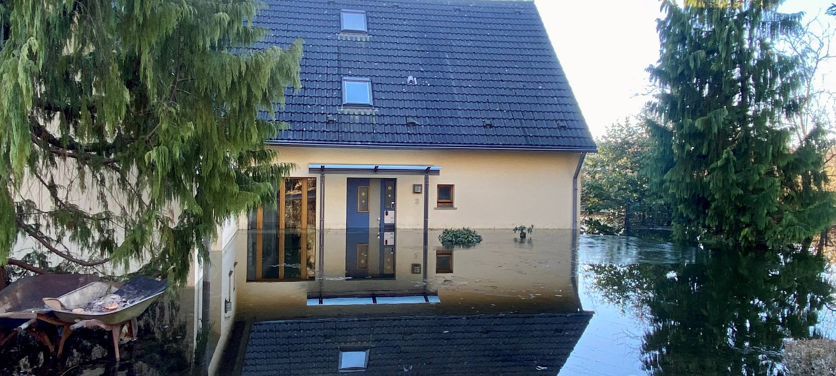 Haus in Essen-Überruhr im Wasser