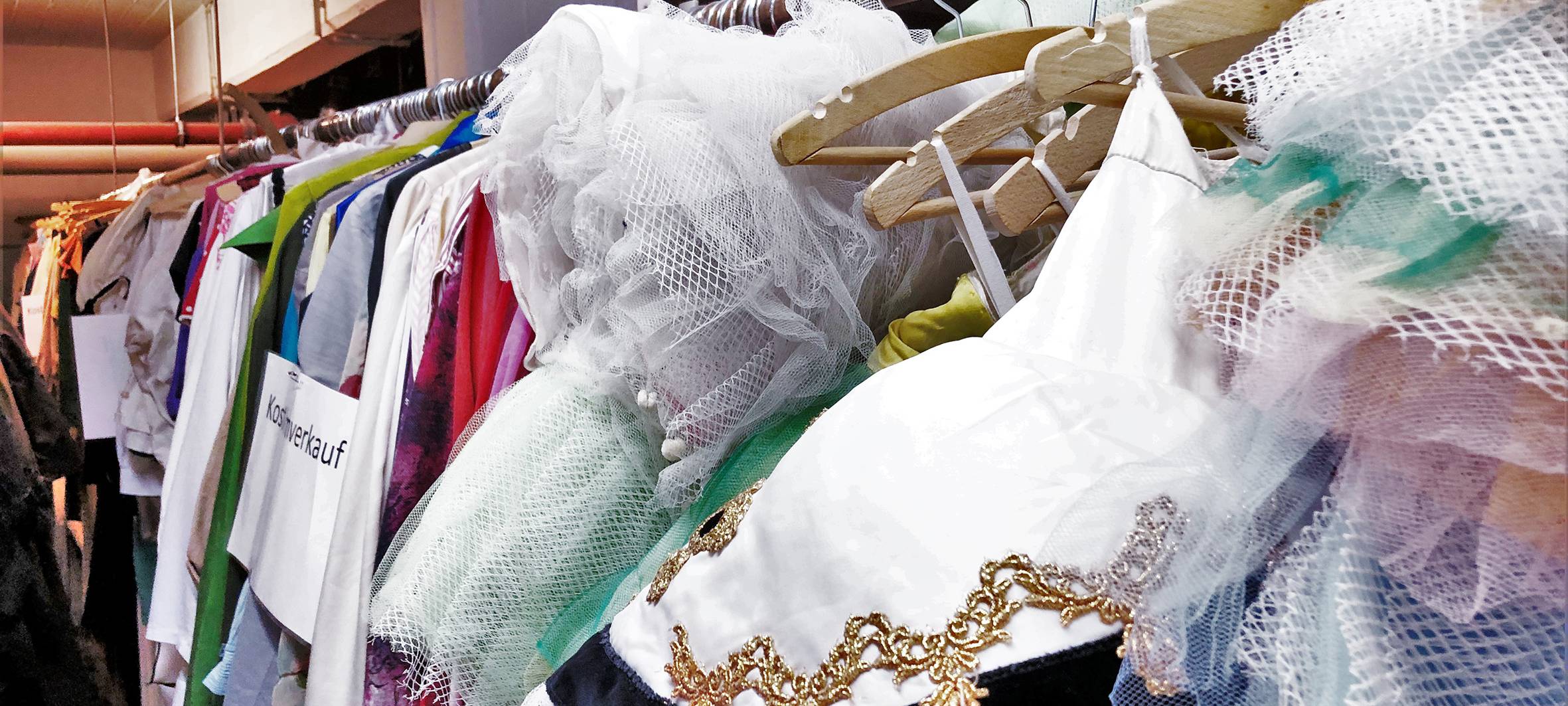 Ausgefallene Kostüme in Essen: Verkauf im Grillo-Theater