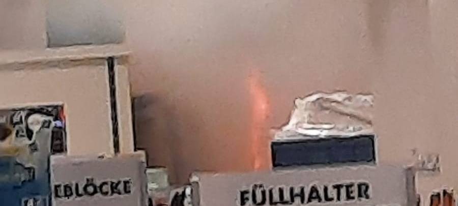 Brand in Essen: Galeria im Limbecker Platz geräumt