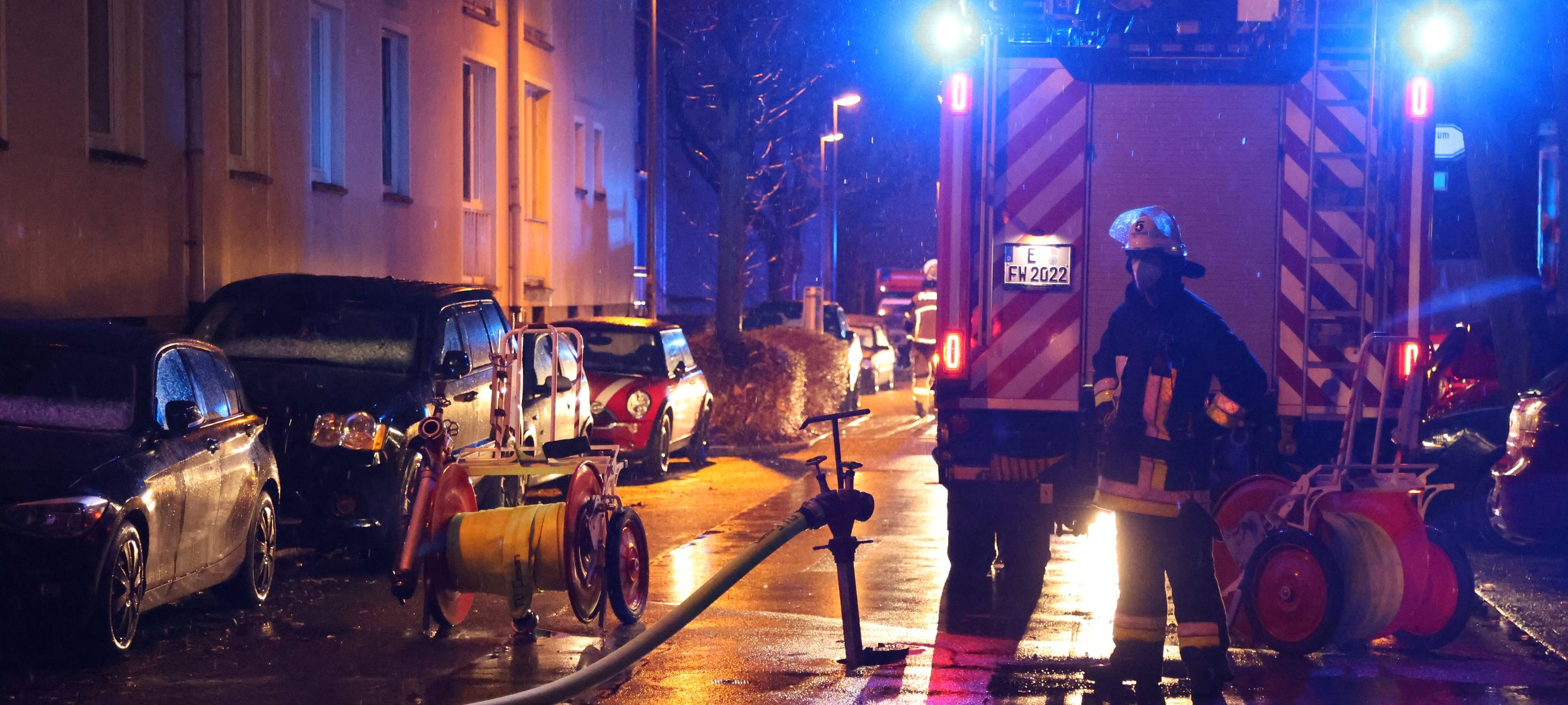 Feuerwehr Essen löscht Brand in Parkhaus