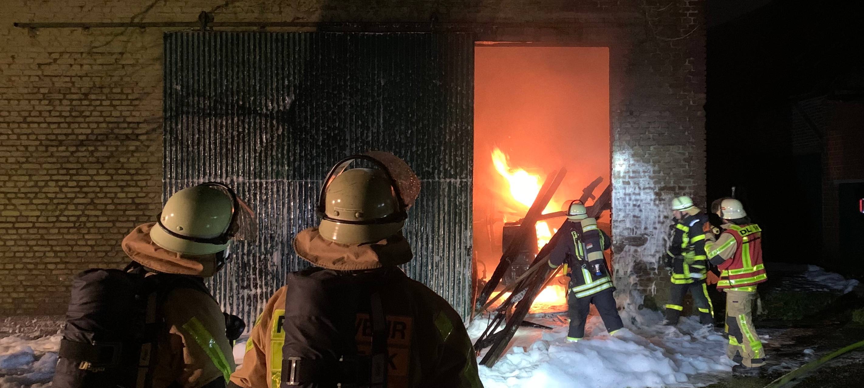 Scheune in Gladbeck brennt – B 224 Richtung Essen gesperrt