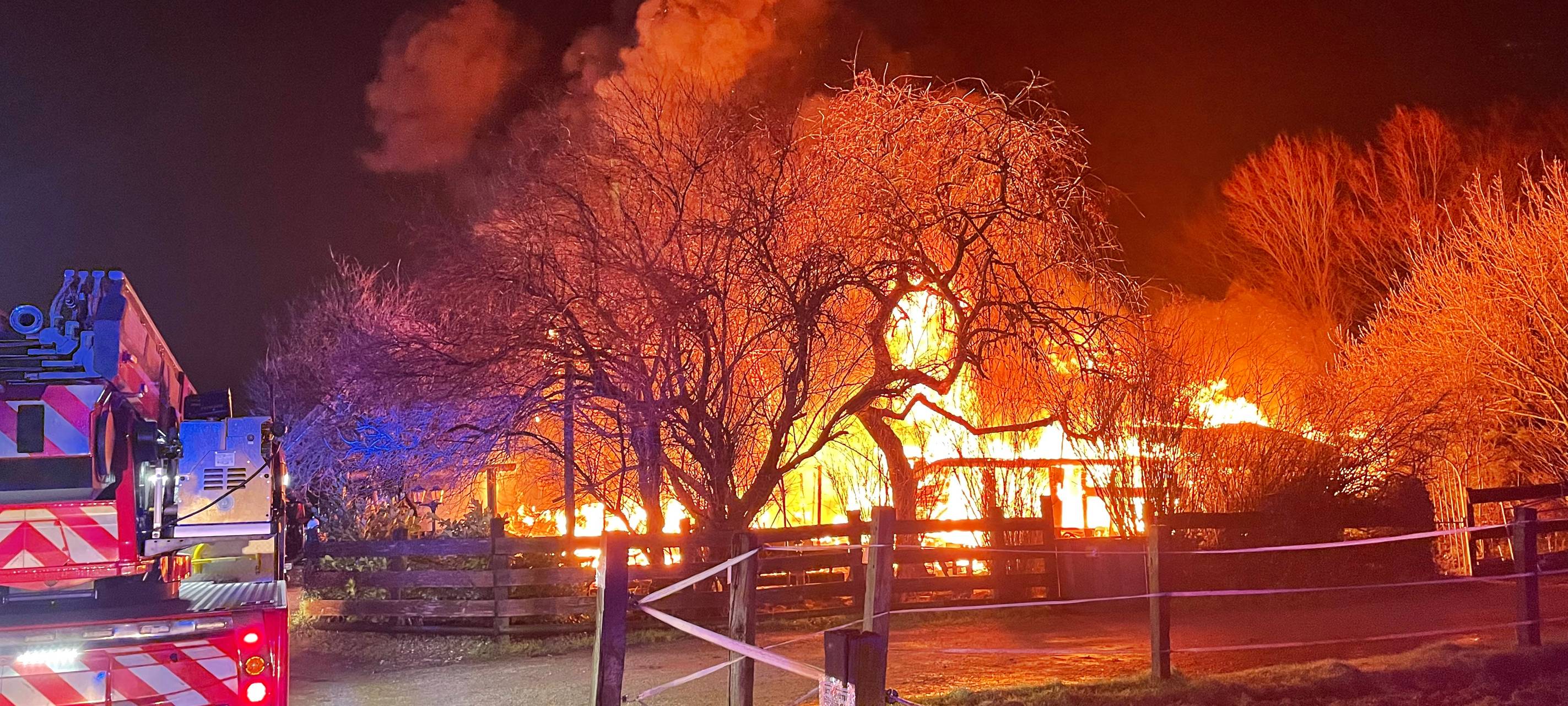 Großer Brand in Essen auf Reiterhof