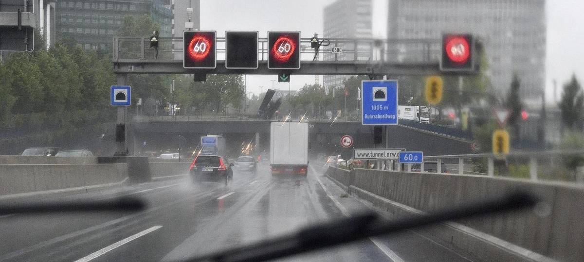 Essen: Aquaplaning und Unfälle auf der A40
