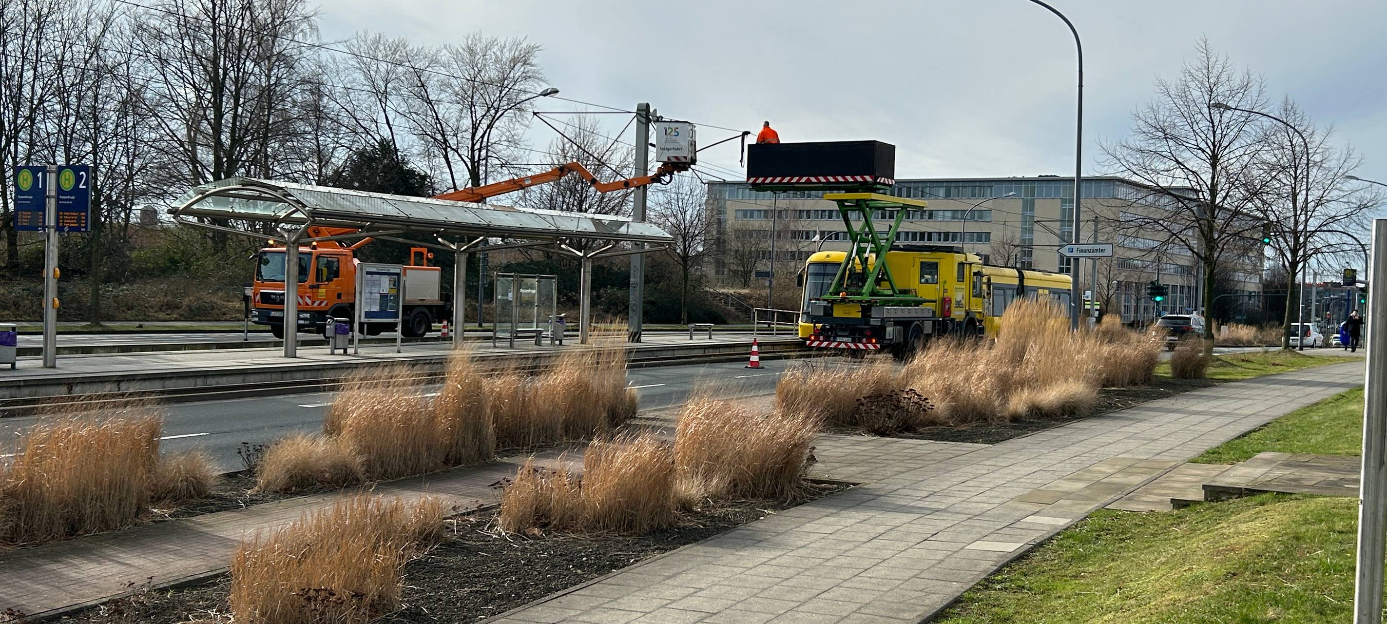 Ruhrbahn in Essen hat Probleme - Bahnen pendeln auf verbleibenden Strecken