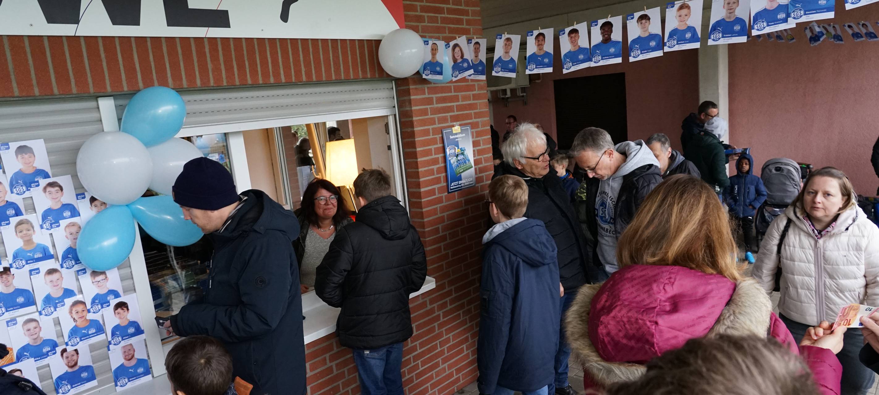 SGS Essen tauscht und klebt jetzt im eigenen Stickeralbum