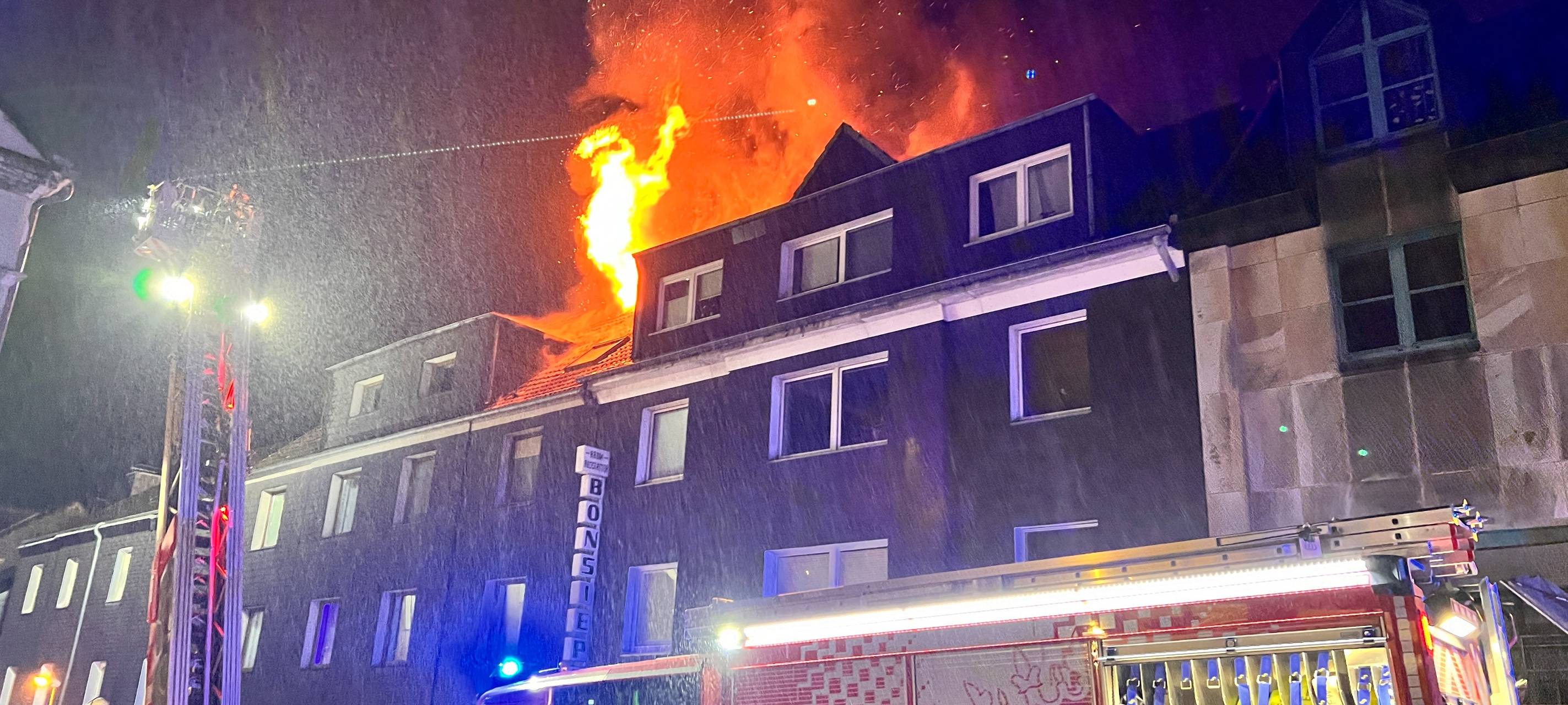 Dachstuhlbrand in Essen: Probleme für Schüler