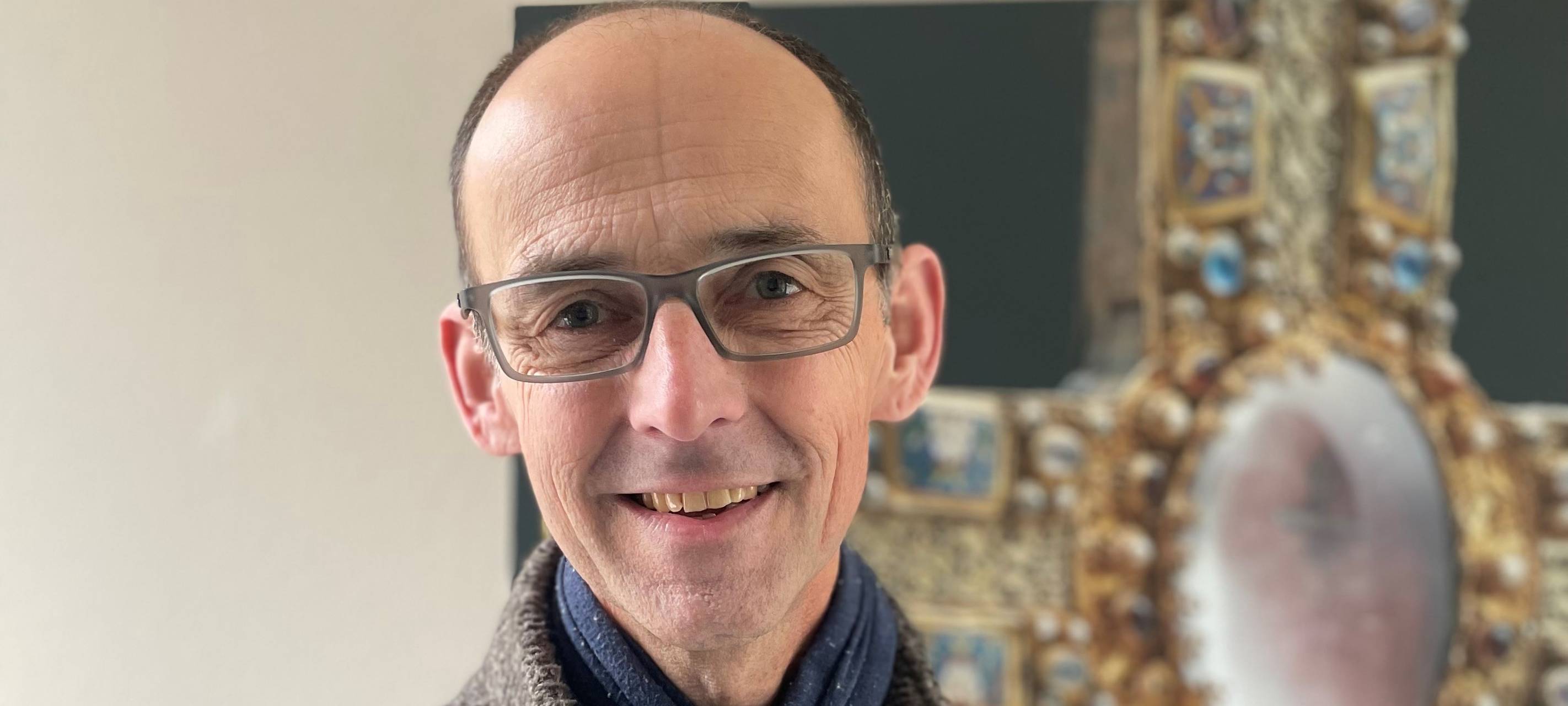 Queer und katholisch in Essen: Porträts von schwulem Bistumsmitarbeiter ausgestellt