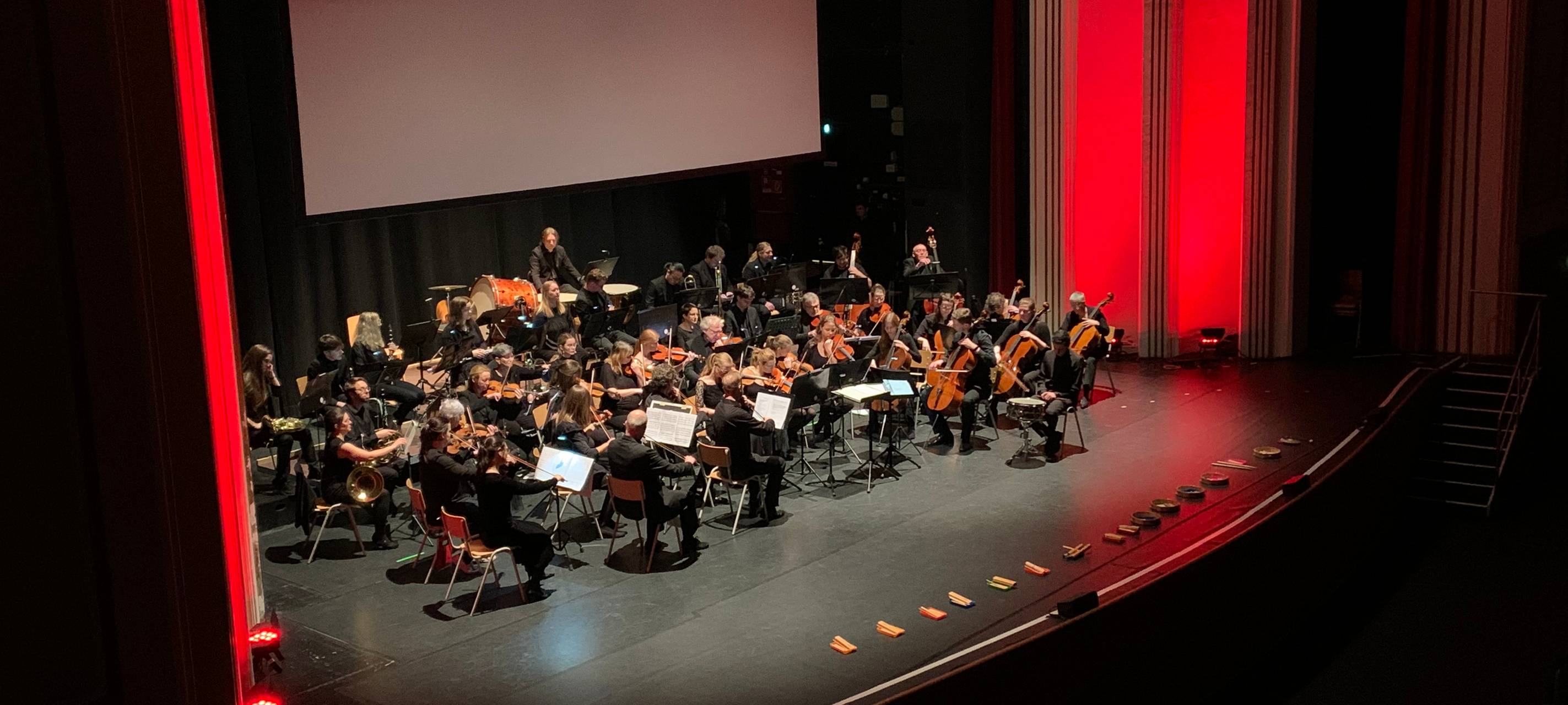 Schüler aus Essen spielen Konzert mit dem Essener Studienorchester