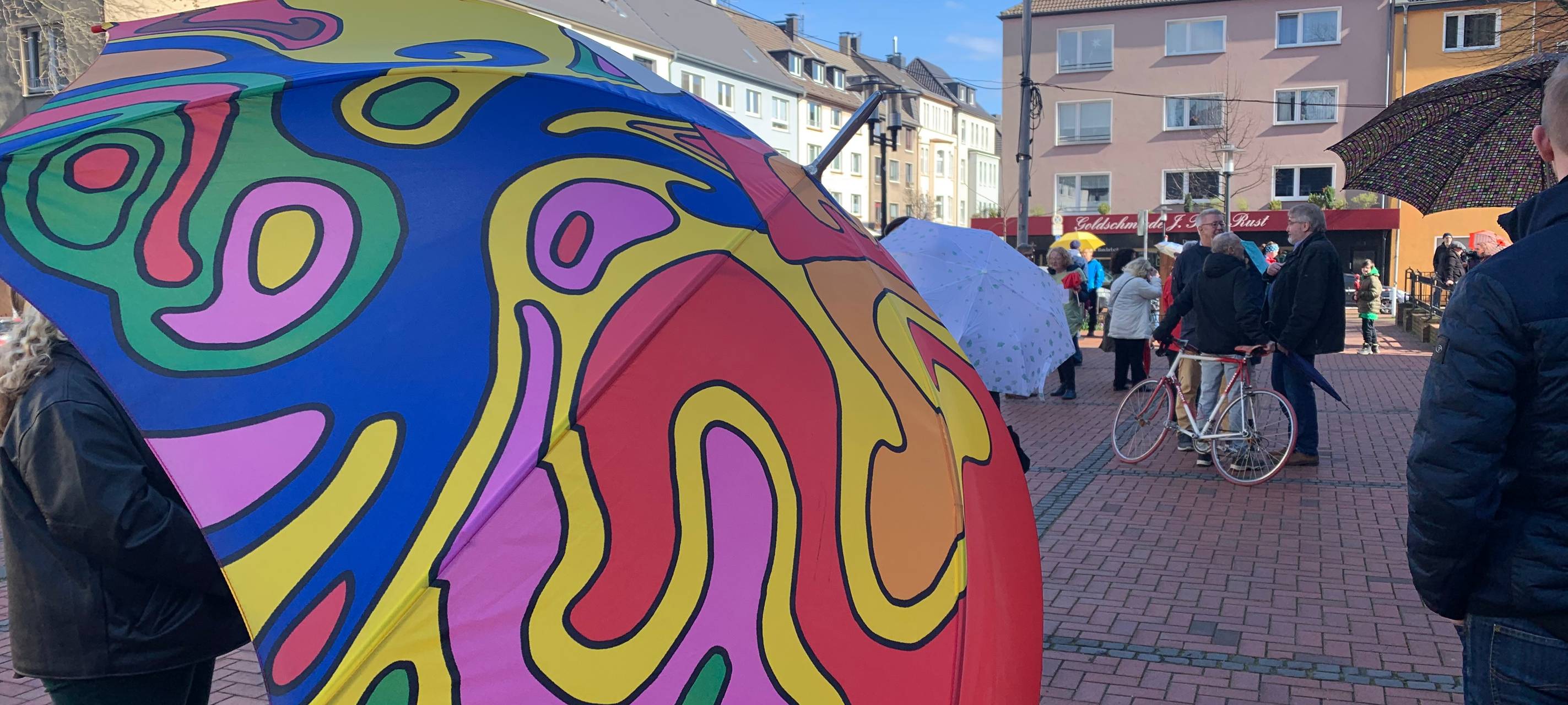 Menschenkette in Essen als Zeichen gegen Rassismus
