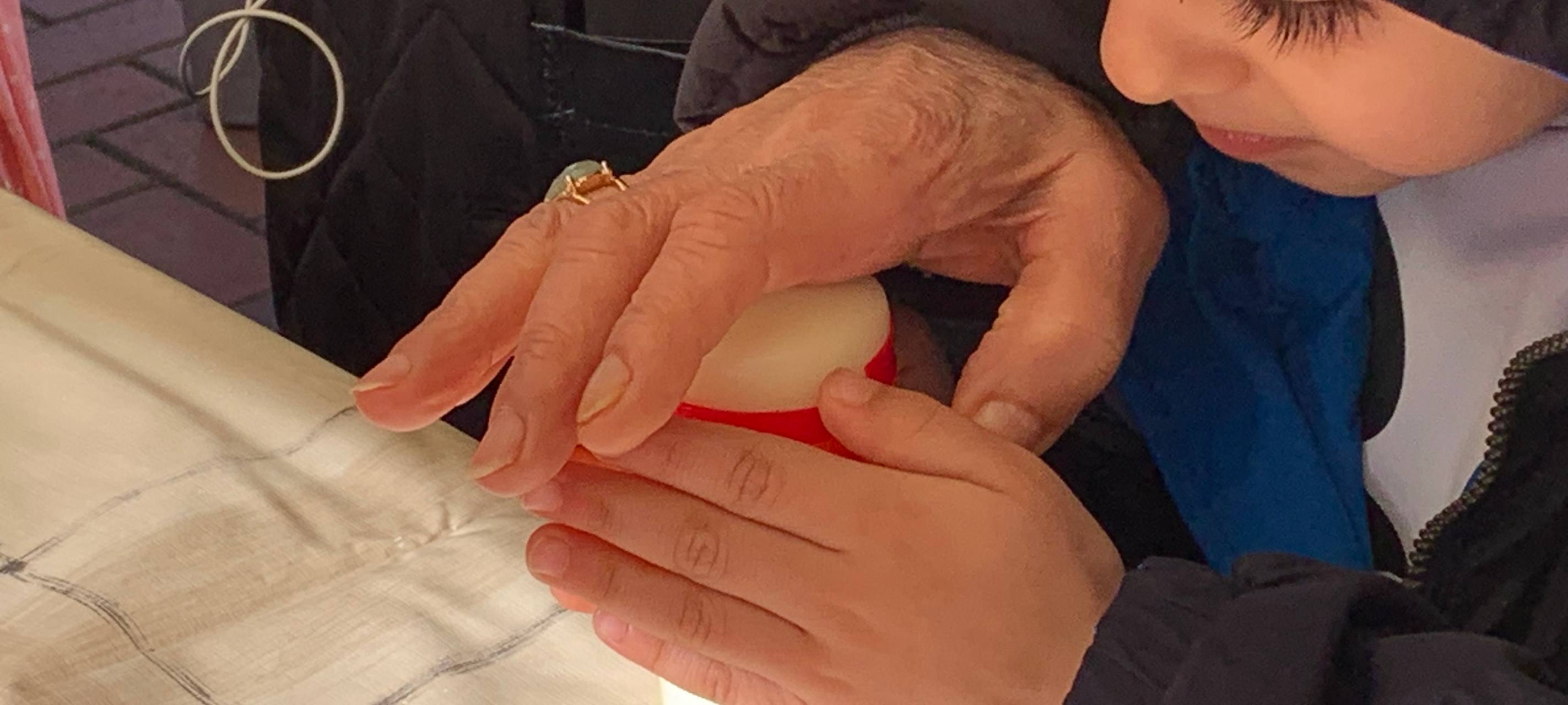 Menschenkette in Essen als Zeichen gegen Rassismus