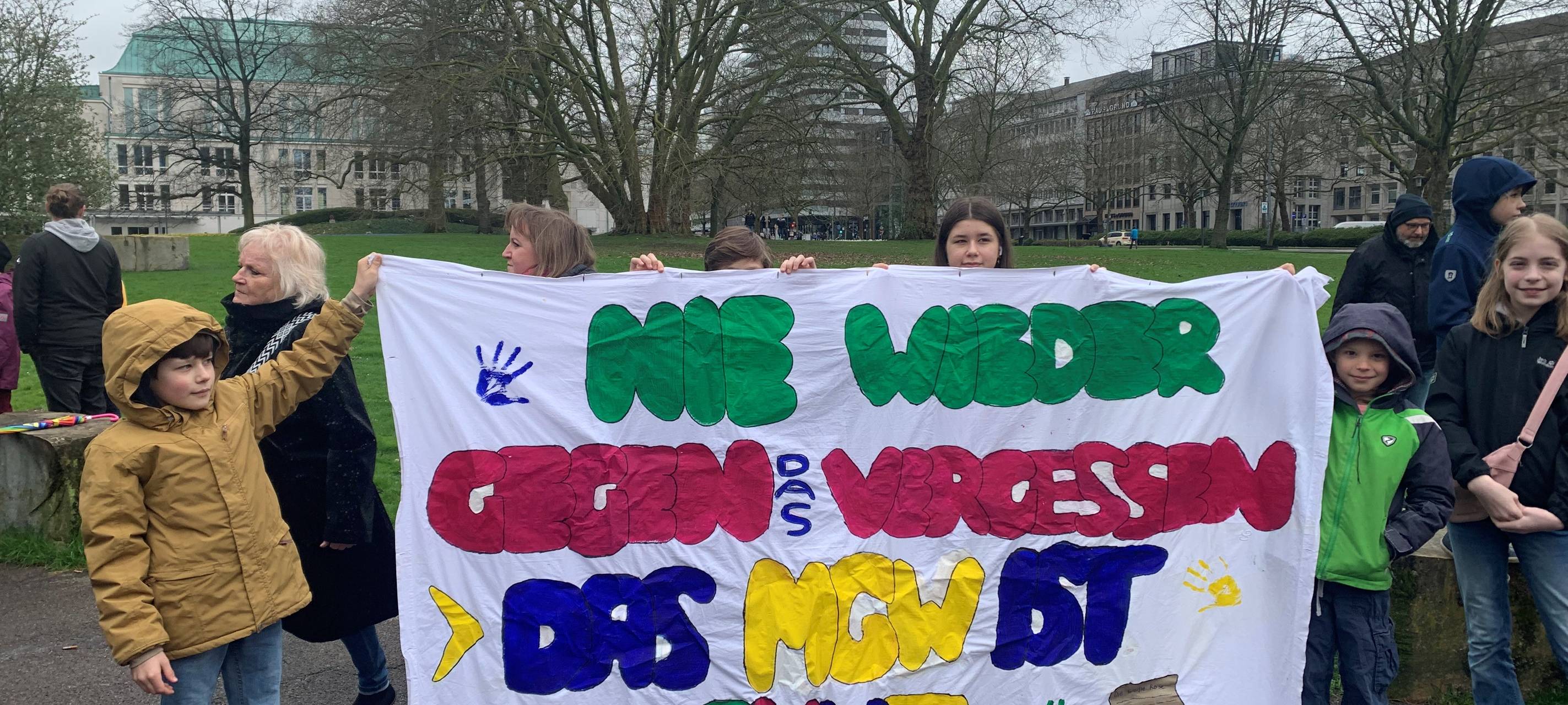 Demo in Essen: Tausende Schüler und Anwohner für Demokratie