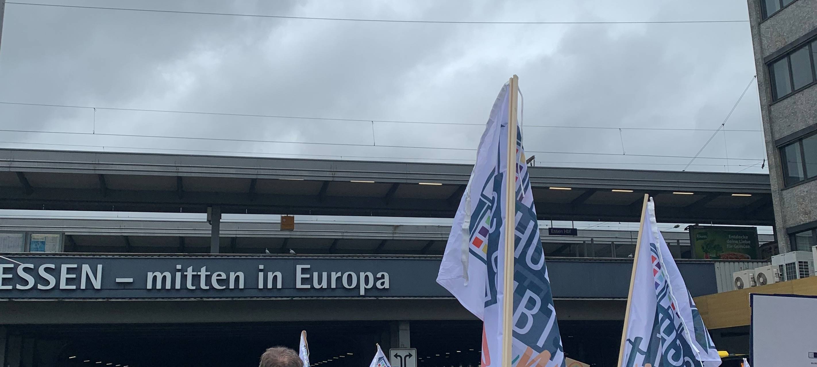 Demo in Essen: Tausende Schüler und Anwohner für Demokratie