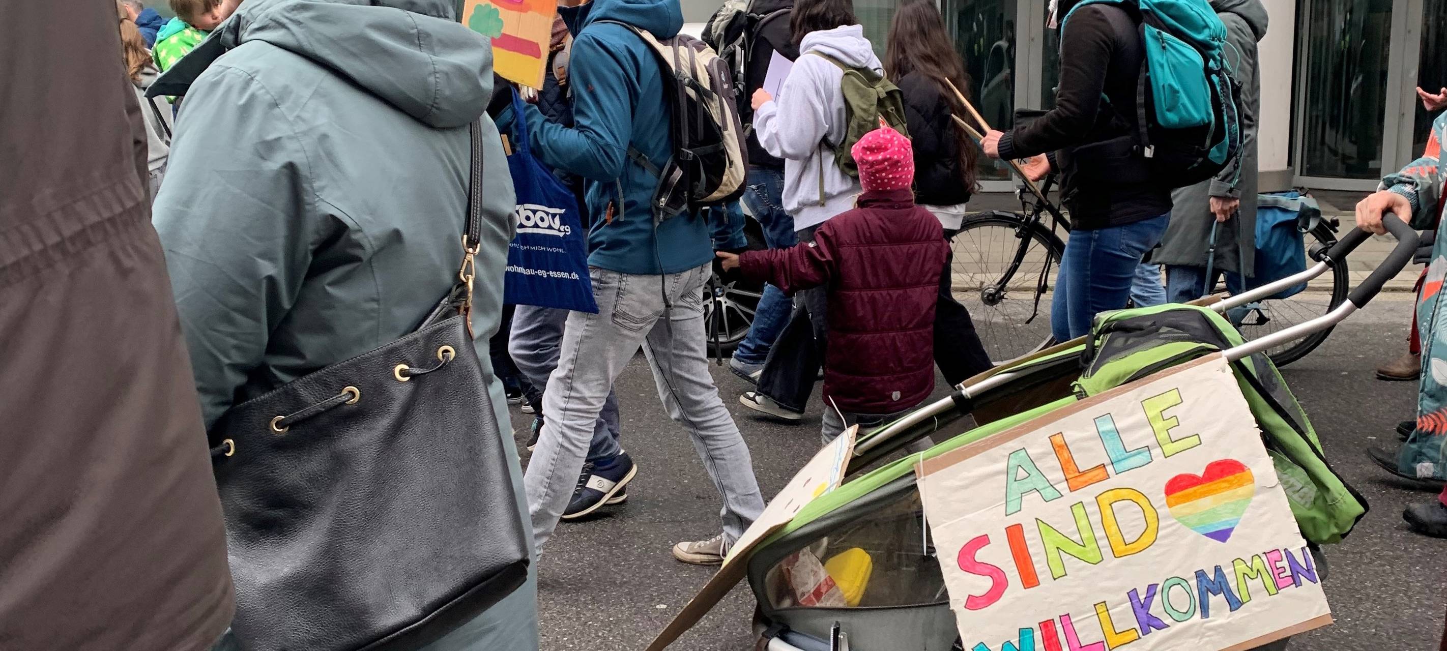 Demo in Essen: Tausende Schüler und Anwohner für Demokratie