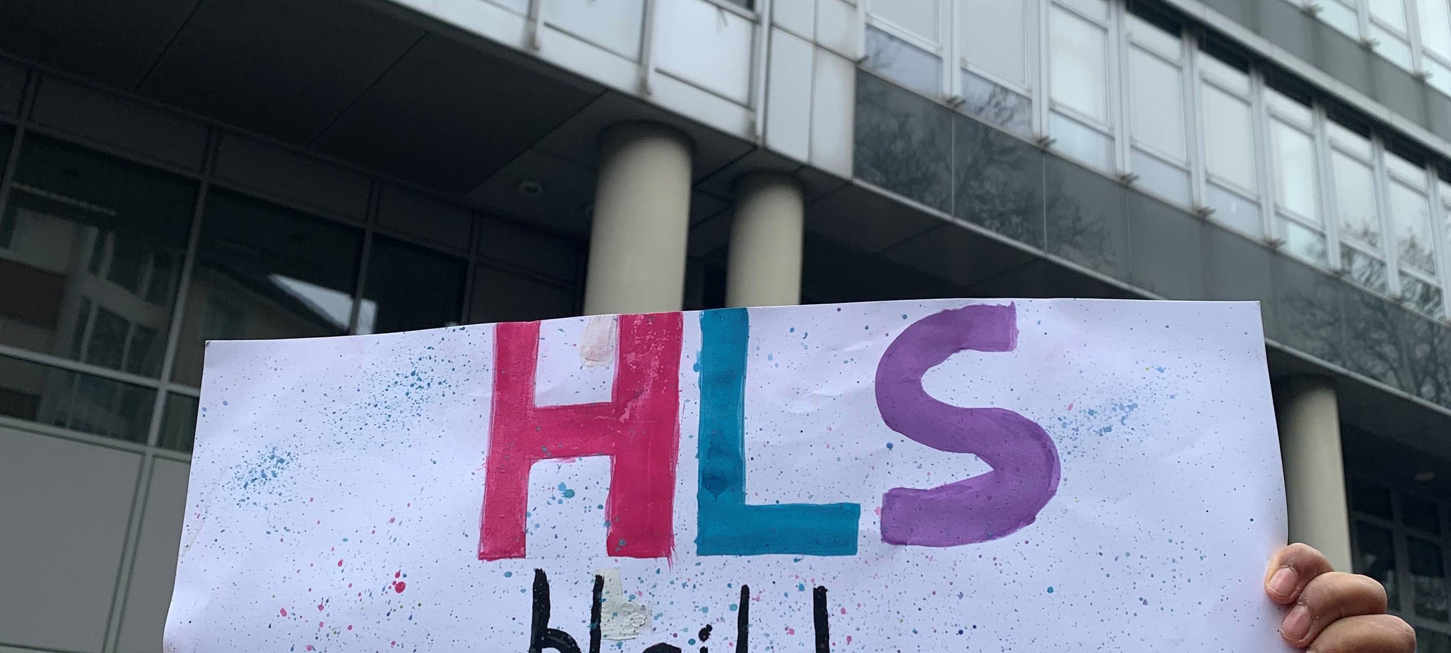 Demo in Essen: Tausende Schüler und Anwohner für Demokratie