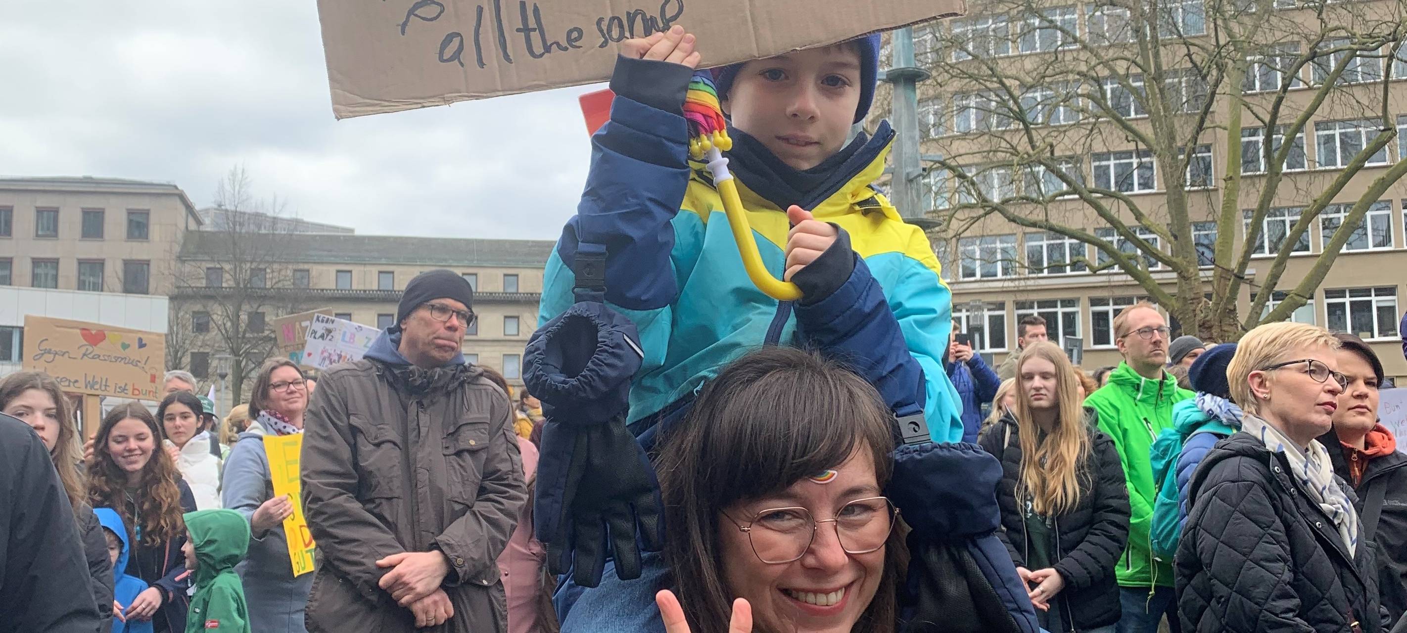 Demo in Essen: Tausende Schüler und Anwohner für Demokratie
