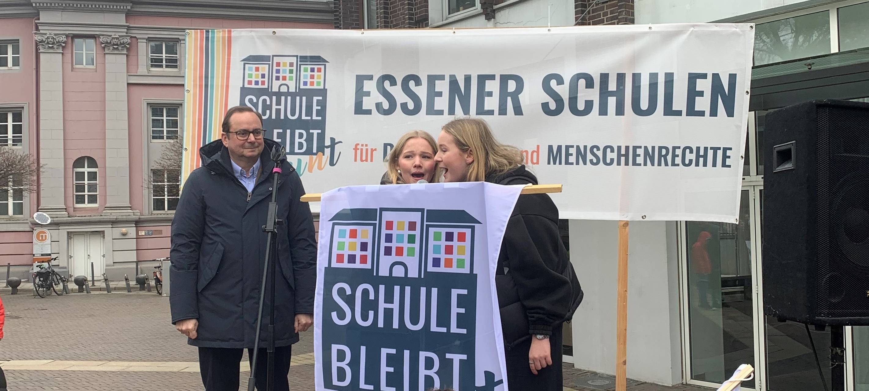 Demo in Essen: Tausende Schüler und Anwohner für Demokratie
