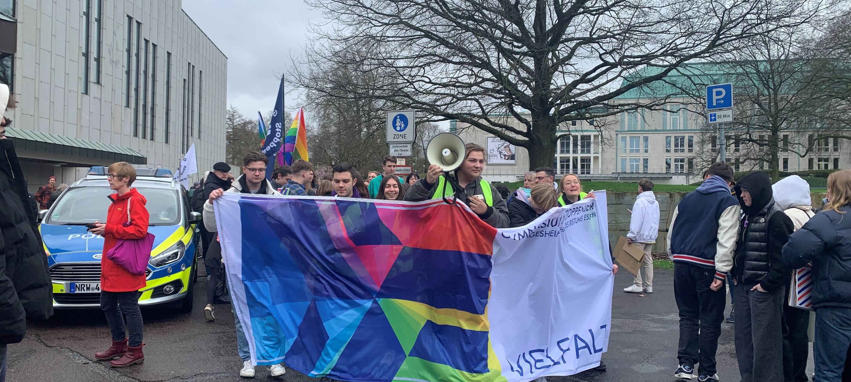 Demo in Essen: Tausende Schüler und Anwohner für Demokratie