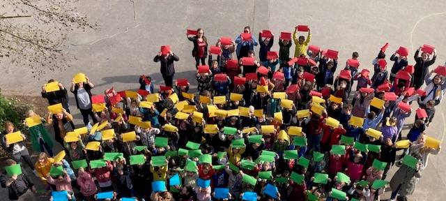 Grundschulen in Essen setzen buntes Zeichen gegen Rassismus