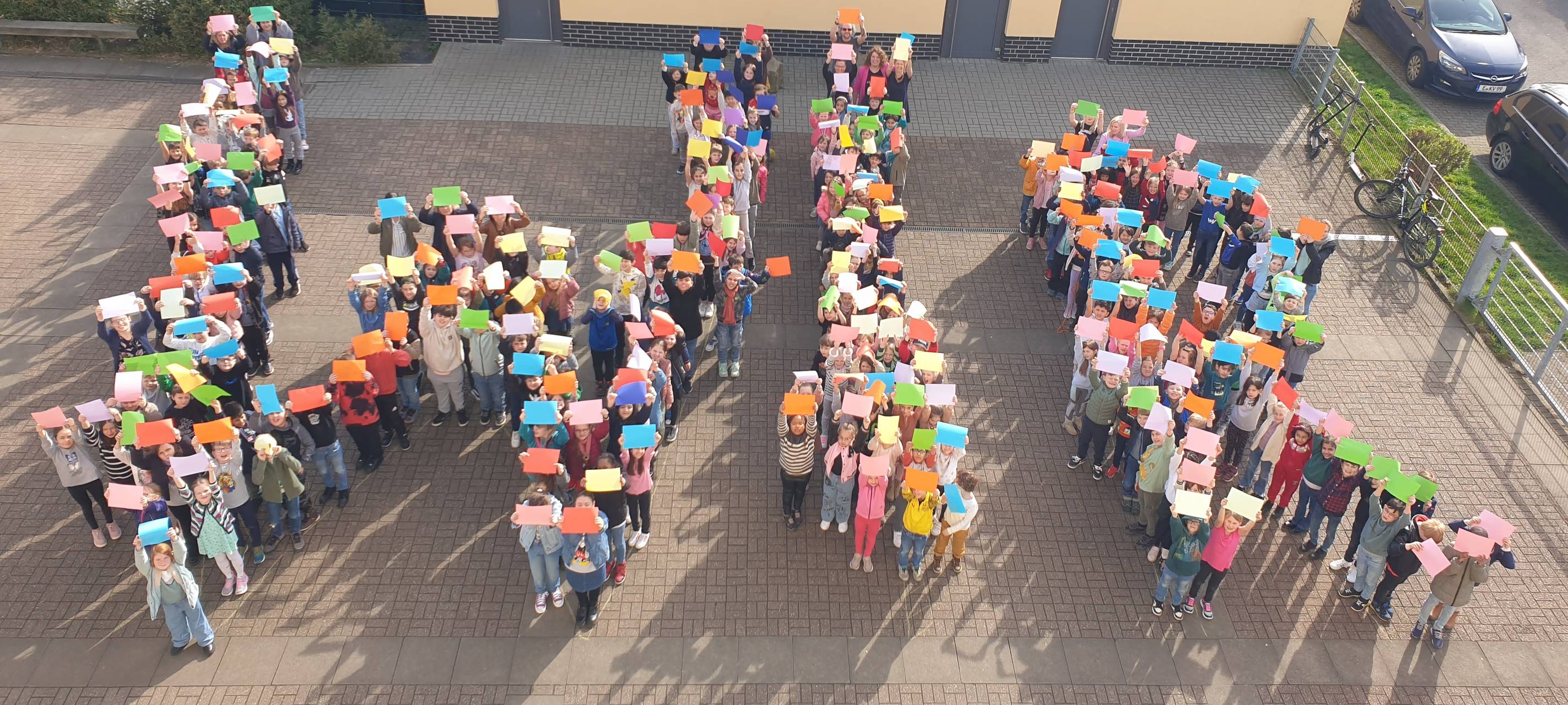 Grundschulen in Essen setzen buntes Zeichen gegen Rassismus