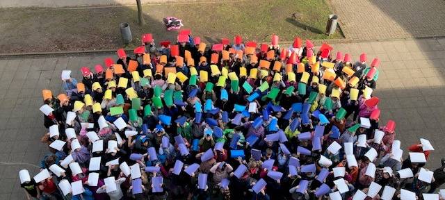 Grundschulen in Essen setzen buntes Zeichen gegen Rassismus