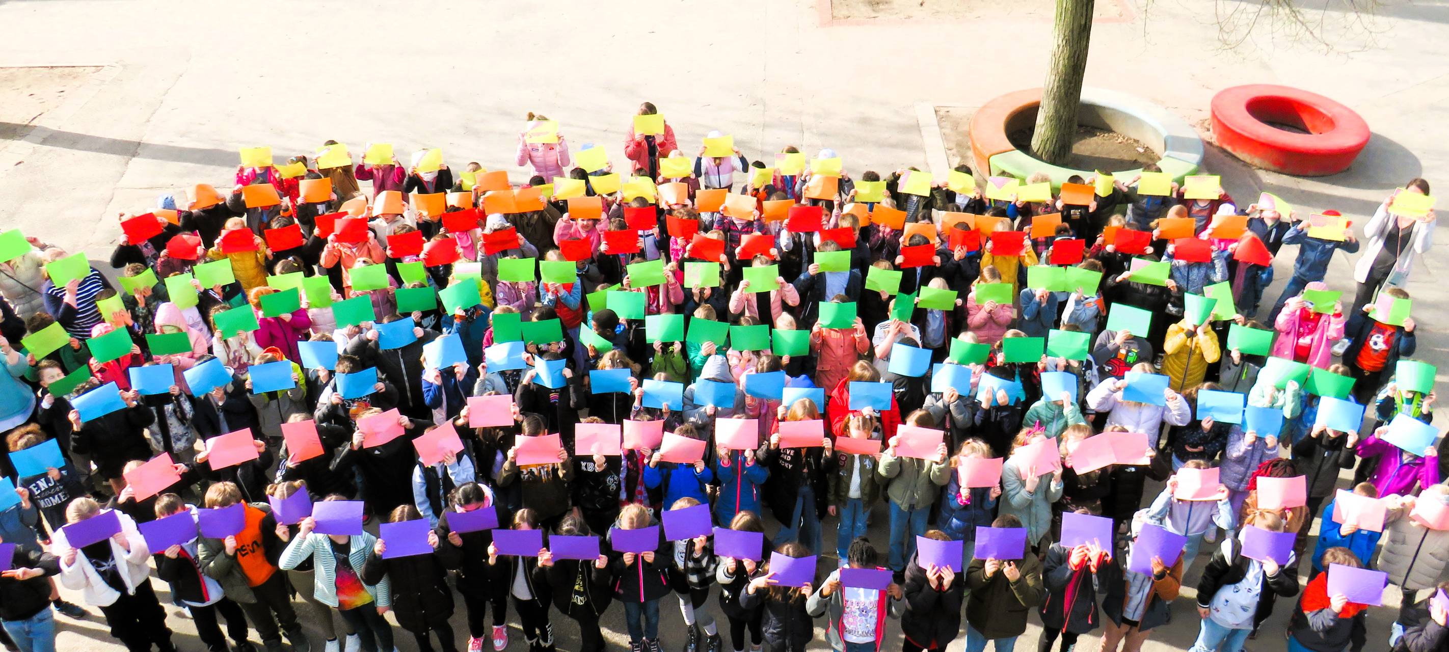 Grundschulen in Essen setzen buntes Zeichen gegen Rassismus