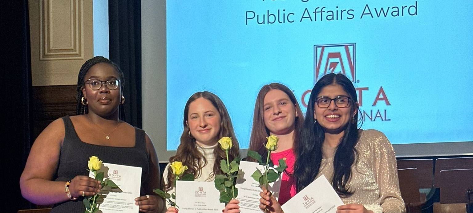 Schülerinnen in Essen bekommen Anerkennung für ihr Engagement