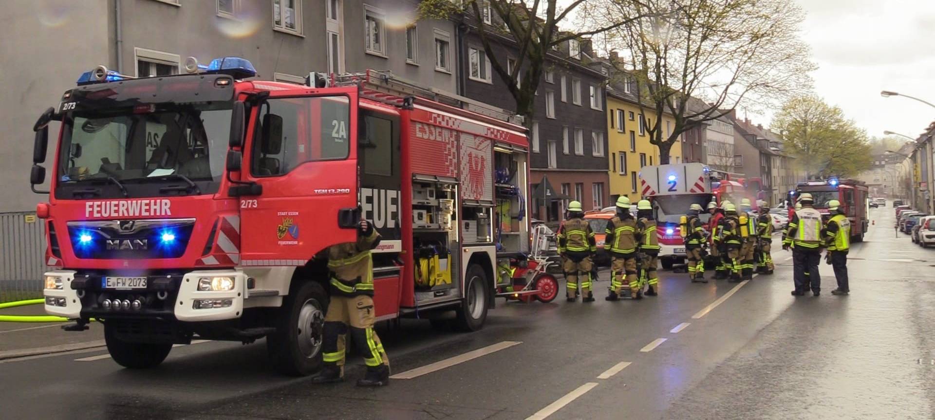Brand in Essen: Frau aus Wohnung gerettet