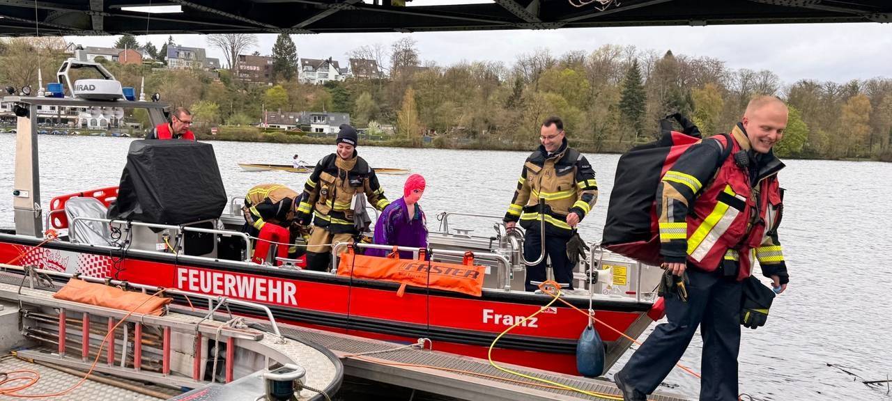 Essen: So kam die Gummipuppe in den Baldeneysee