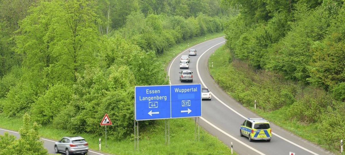 Lange Staus durch Sperrung der A44 in Essen