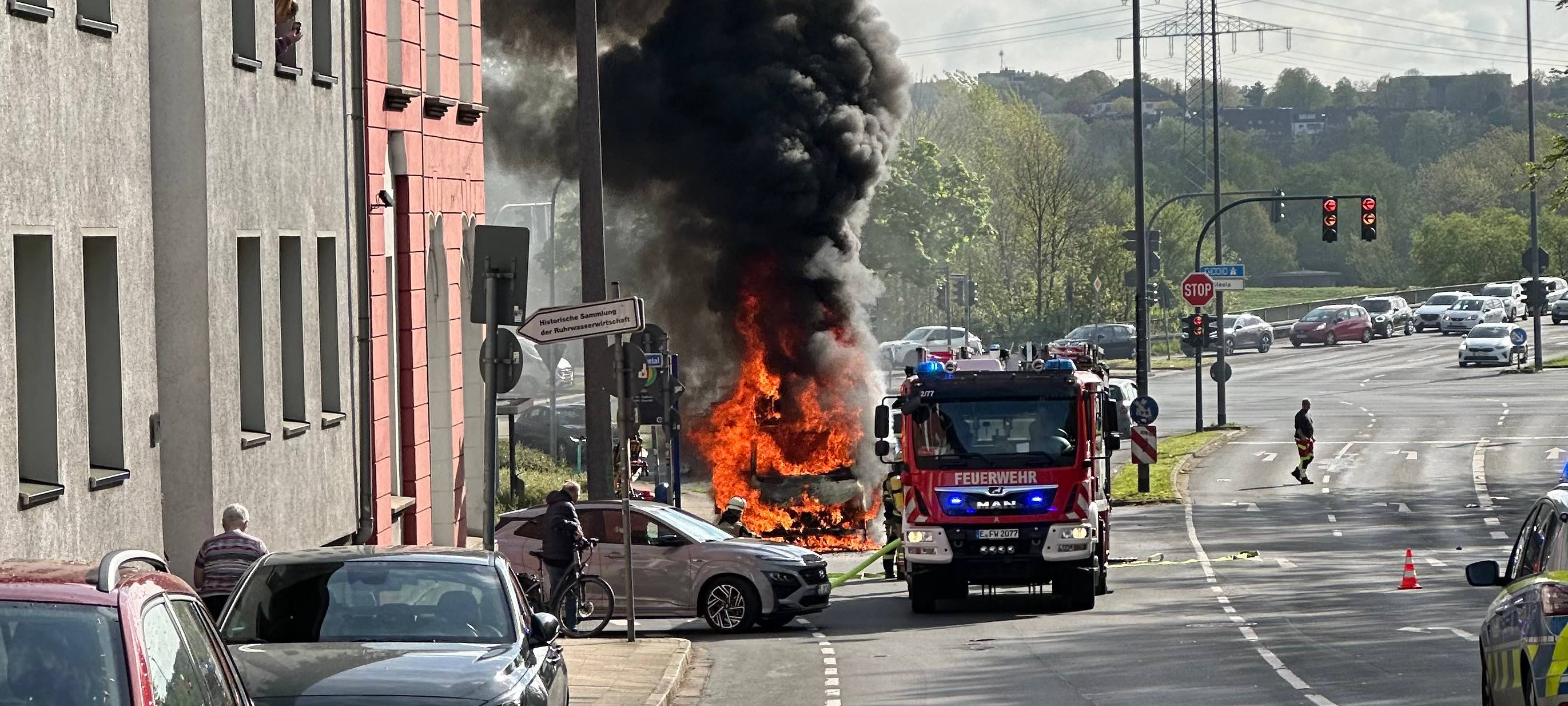 Rettungswagen in Essen brennt aus