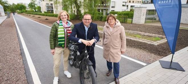 Neuer Radweg in Essen vorgestellt - Brücke aber schon mit Graffiti beschmiert