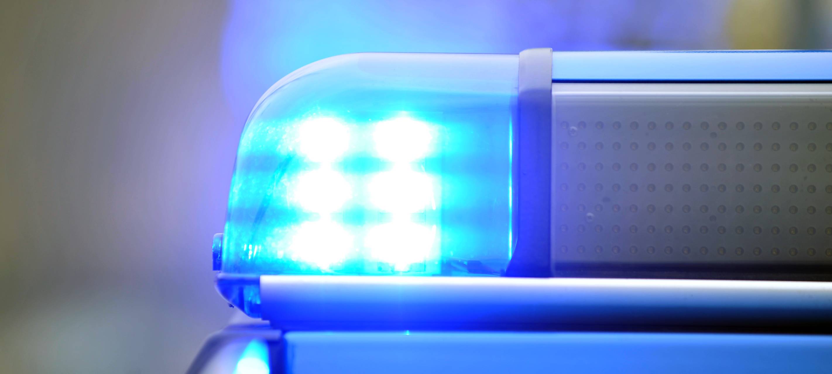 Mülheim an der Ruhr: Motorradfahrer nach Verkehrsunfall schwer verletzt - Zeugen gesucht