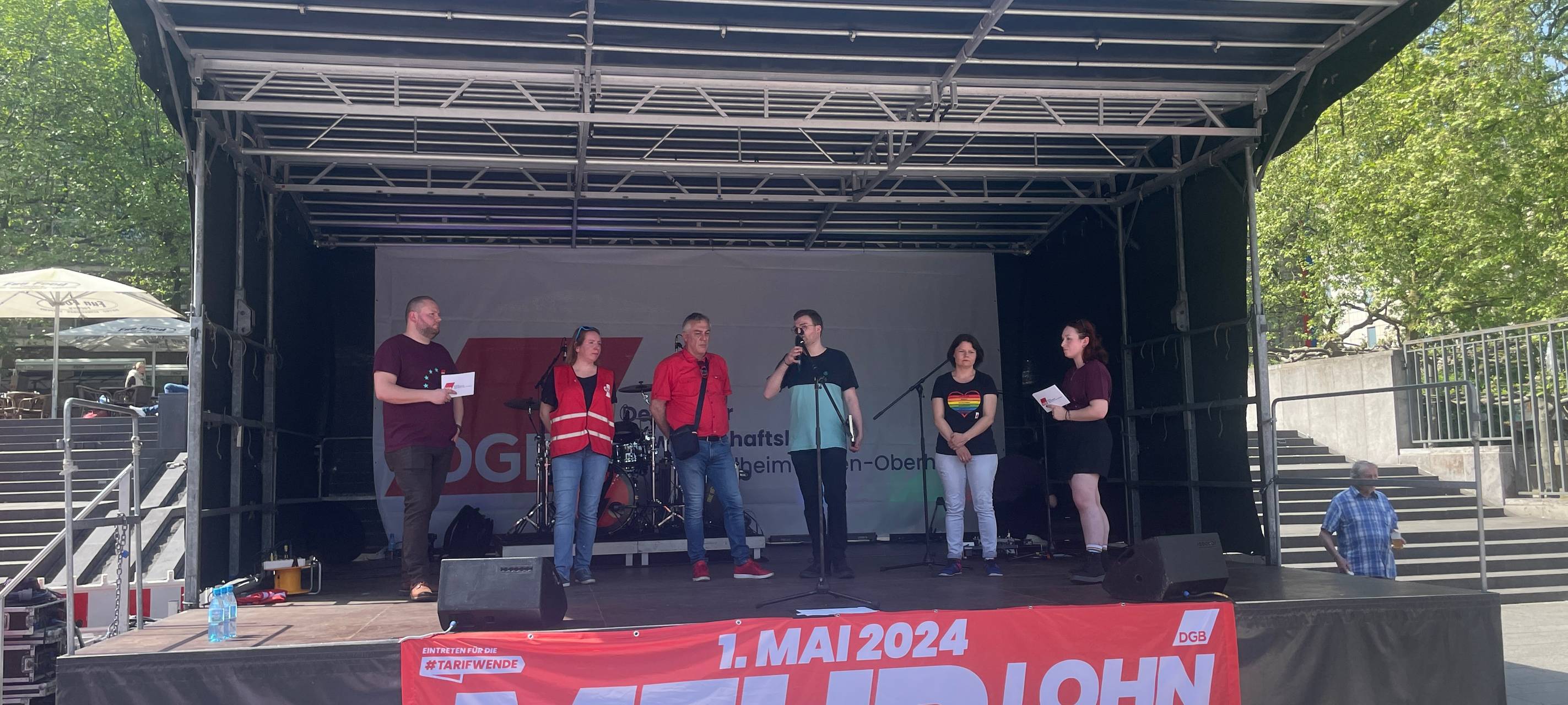 Maidemo in Essen - Gewerkschaften fordern bessere Arbeitsbedingungen