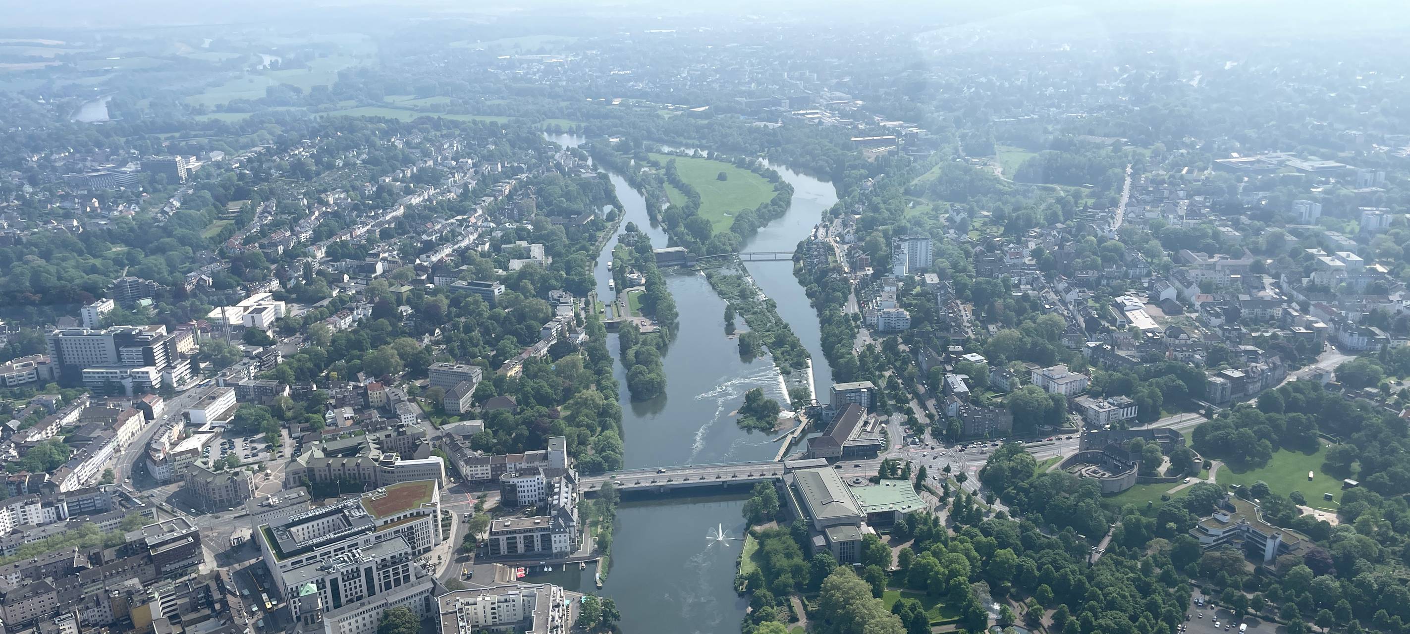 Neuer Zeppelin über Essen - Ein Blick auf unsere Stadt