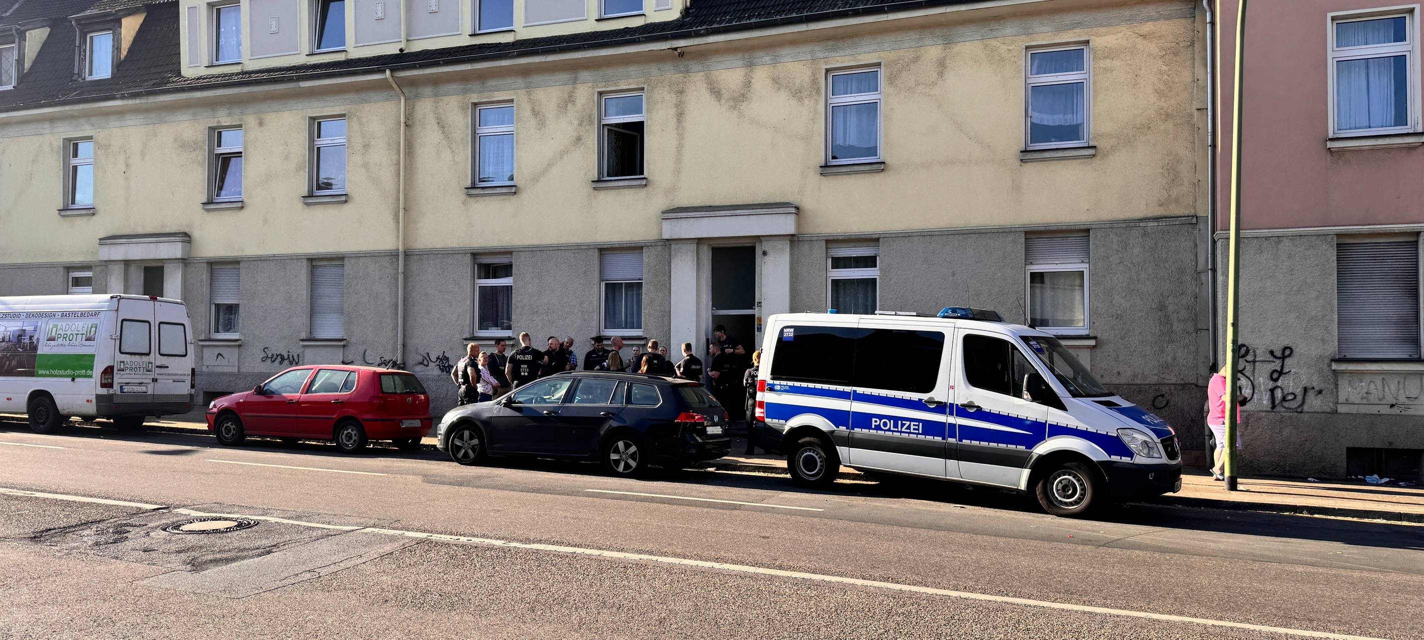 Stadt Essen und Polizei kontrollieren Häuser in der Stadt