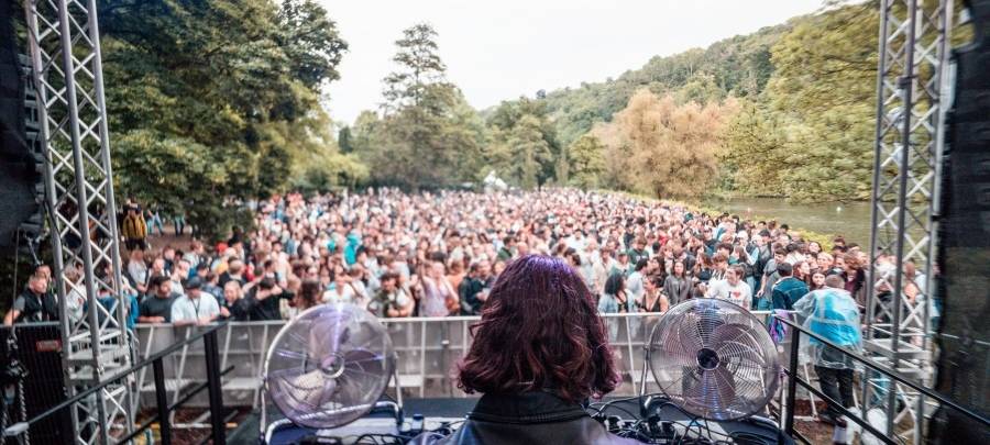 Pfingst-Open-Air in Essen mit tausenden Menschen